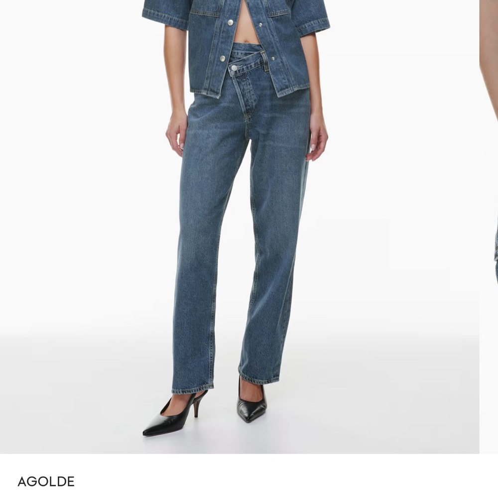 A golden cries cross denim. Baggy fit